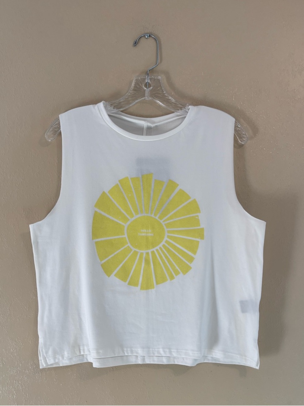 NWT good hYOUman women’s The Lili Hello Sunshine Active Crop tank sz L